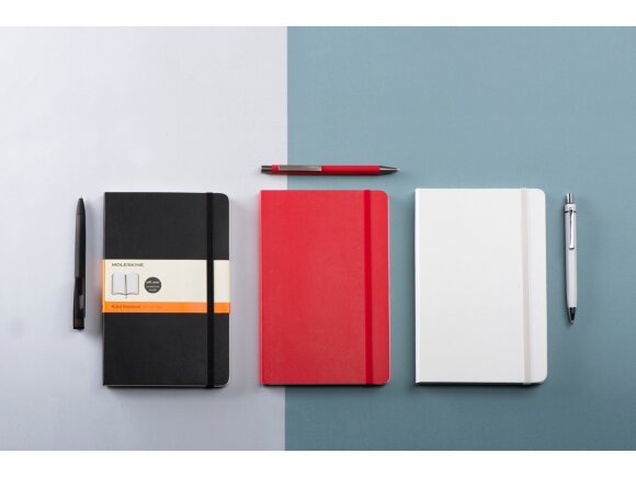 Подарочный набор Moleskine Amelie с блокнотом А5 Soft и ручкой, черный Подарочный набор Moleskine Amelie с блокнотом А5 Soft и ручкой, черный