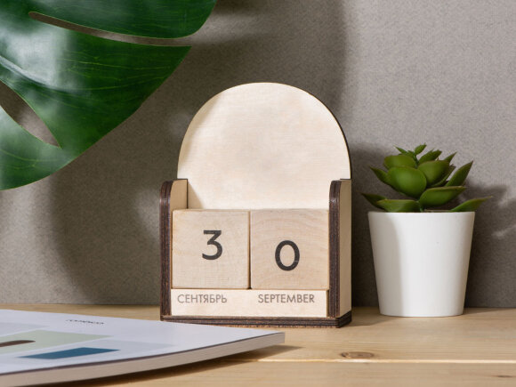 Настольный деревянный вечный календарь Настольный деревянный вечный календарь