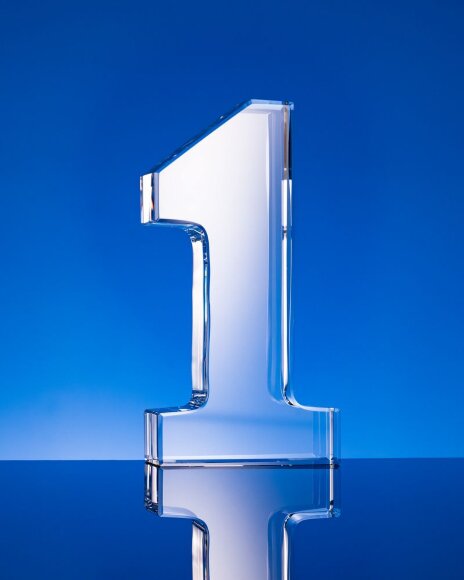 Стела Born Leader 1 Стела Born Leader 1