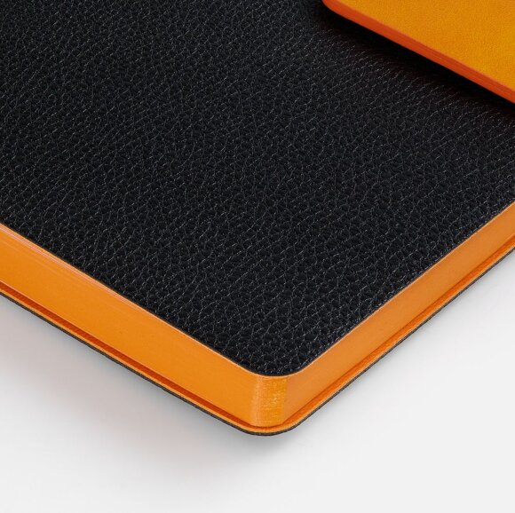 Ежедневник Boom, недатированный, черный с оранжевым Ежедневник Boom, недатированный, черный с оранжевым