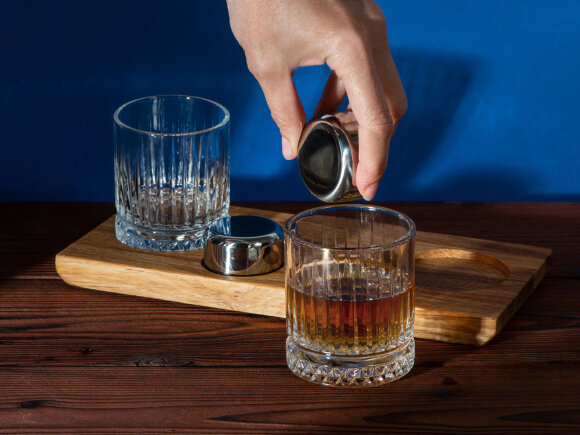 Набор для виски и коктейлей на подставке из дуба Savour Набор для виски и коктейлей на подставке из дуба Savour