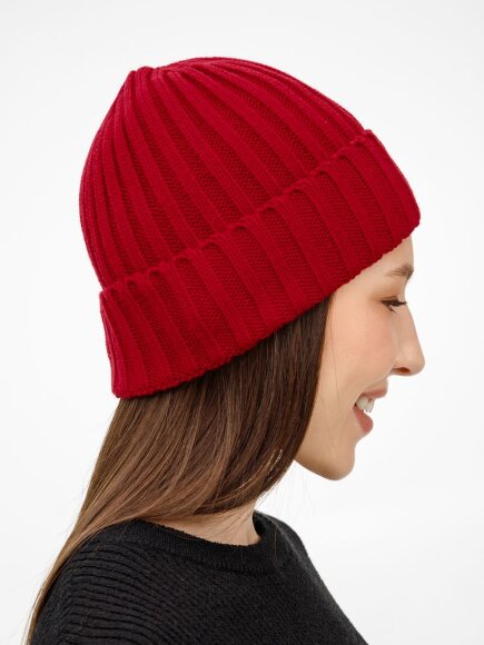Шапка Faculty, красная Шапка Faculty, красная