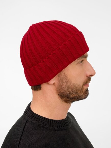 Шапка Faculty, красная Шапка Faculty, красная