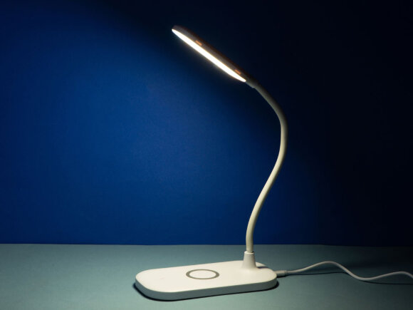 Настольный светильник с беспроводной зарядкой Nimble, 10 Вт Настольный светильник с беспроводной зарядкой Nimble, 10 Вт