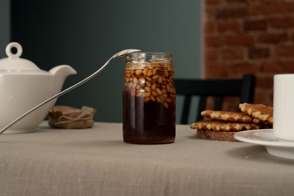 Мед цветочный Bee To Bear, с кедровыми орехами