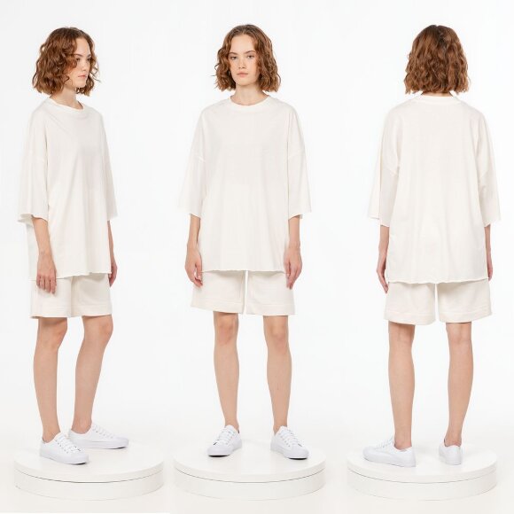 Футболка унисекс оверсайз T1, молочно-белая Футболка унисекс оверсайз T1, молочно-белая