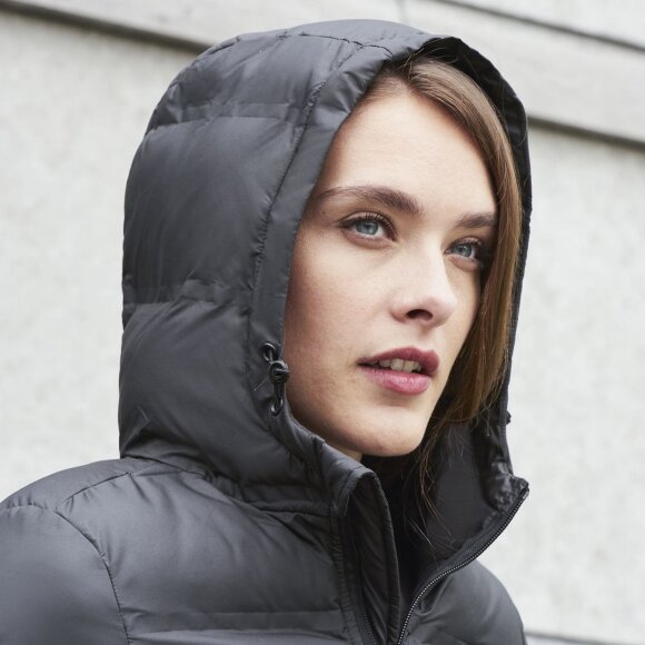 Куртка женская Ridley Women, черная Куртка женская Ridley Women, черная
