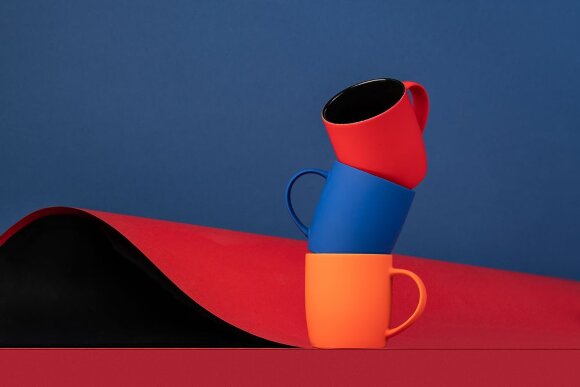 Кружка Surprise Touch Black с покрытием софт-тач, синяя