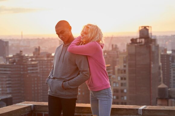 Толстовка с капюшоном женская Hoodie, темно-синяя Толстовка с капюшоном женская Hoodie, темно-синяя