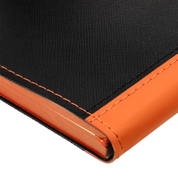 Ежедневник Nice Twice, недатированный, черный с оранжевым Ежедневник Nice Twice, недатированный, черный с оранжевым