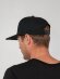 Бейсболка Snapback с прямым козырьком, черная Бейсболка Snapback с прямым козырьком, черная