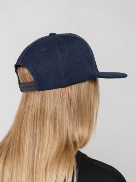 Бейсболка Snapback с прямым козырьком, темно-синяя Бейсболка Snapback с прямым козырьком, темно-синяя
