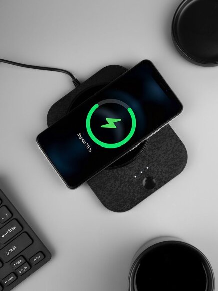 Кружка с подогревом и беспроводной зарядкой dualBase plus, черная Кружка с подогревом и беспроводной зарядкой dualBase plus, черная