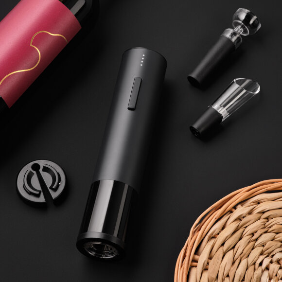 Набор для вина с электрическим штопором Sacramento, черный Набор для вина с электрическим штопором Sacramento, черный