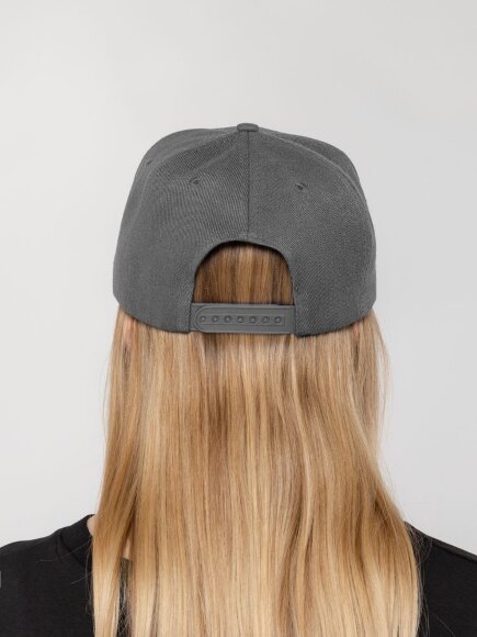Бейсболка Snapback с прямым козырьком, серая Бейсболка Snapback с прямым козырьком, серая