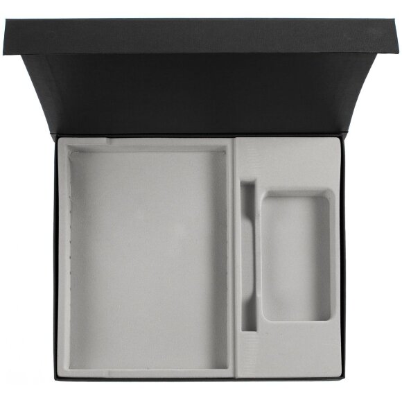 Коробка Daily под ежедневник, аккумулятор и ручку, черная Коробка Daily под ежедневник, аккумулятор и ручку, черная