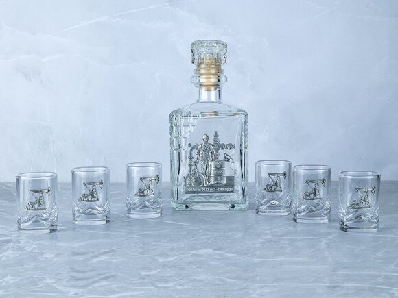 Набор со штофом НЕФТЯНОЙ Набор со штофом НЕФТЯНОЙ