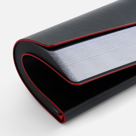 Ежедневник Trait, недатированный, черный с красным Ежедневник Trait, недатированный, черный с красным