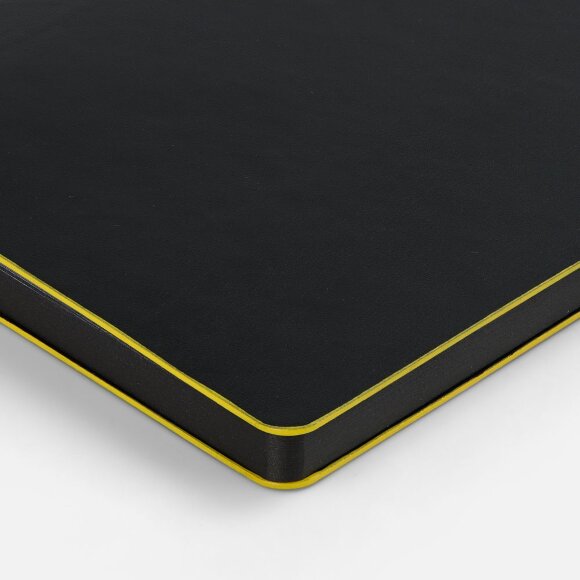 Ежедневник Trait, недатированный, черный с желтым Ежедневник Trait, недатированный, черный с желтым