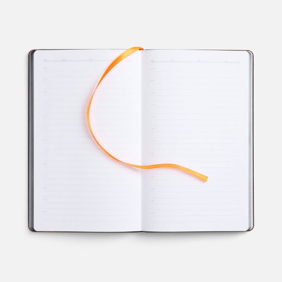 Ежедневник Trait, недатированный, черный с оранжевым Ежедневник Trait, недатированный, черный с оранжевым