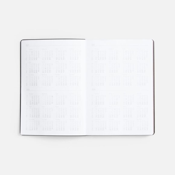 Ежедневник Nebraska Flex, недатированный, синий с серебром Ежедневник Nebraska Flex, недатированный, синий с серебром