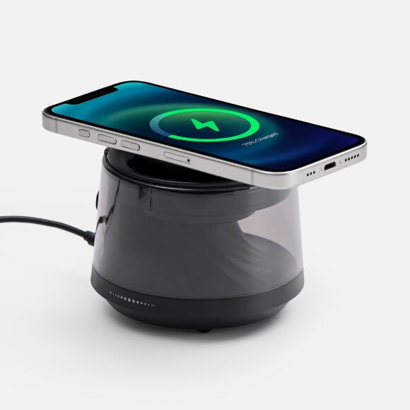 Bluetooth-колонка с подсветкой и беспроводной зарядкой Quantum, черная Bluetooth-колонка с подсветкой и беспроводной зарядкой Quantum, черная