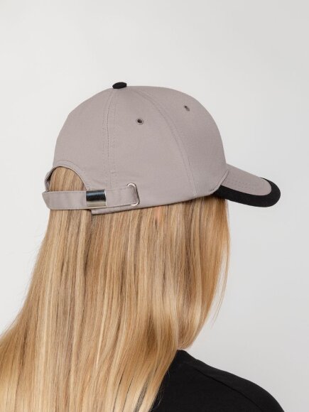 Бейсболка Honor, серая с черным кантом Бейсболка Honor, серая с черным кантом