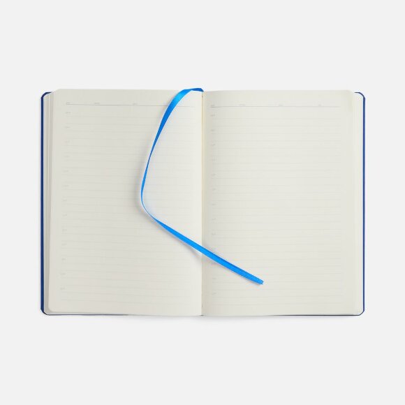 Ежедневник Urban Hard, недатированный, ярко-синий Ежедневник Urban Hard, недатированный, ярко-синий